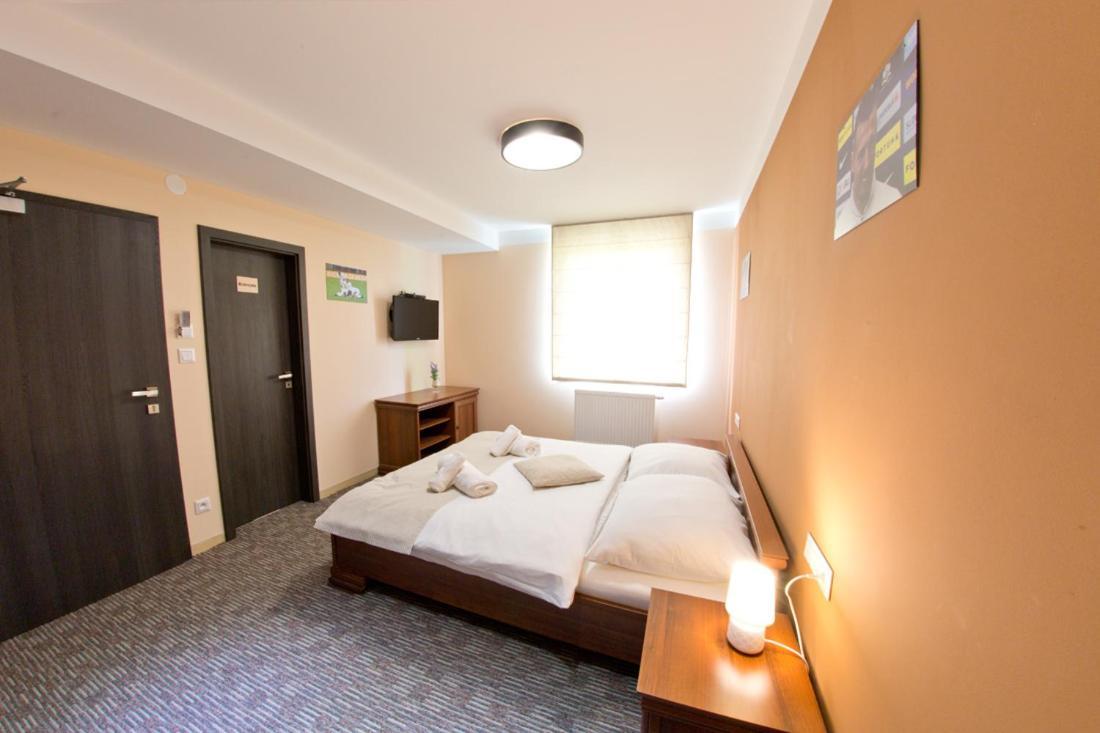 Restauracia Gol Hotel Oravske Vesele Екстериор снимка
