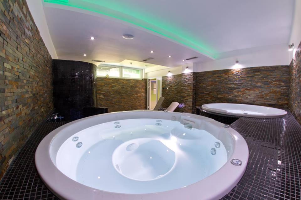 Restauracia Gol Hotel Oravske Vesele Екстериор снимка